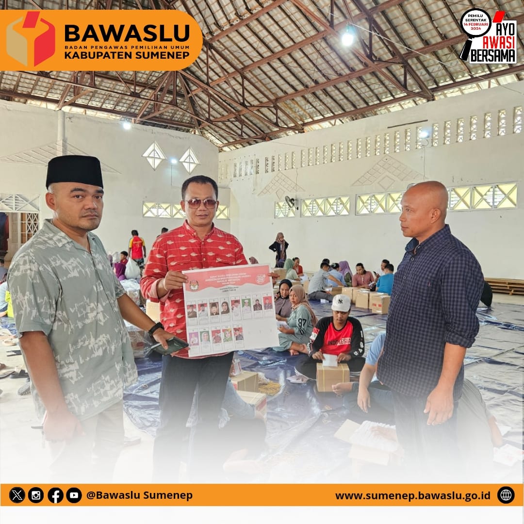 peninjauan ke gudang logistik KPU Sumenep untuk Pemilu 2024, Rabu (20 Desember 2023).