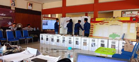 proses rekapitulasi oleh PPK kecamatan di kabupaten sumenep