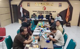 Rapat Proses penanganan Pelanggaran Bawaslu Kabupaten Sumenep bersama Sentra Gakkumdu Pada hari Jum'at(01/03/20240